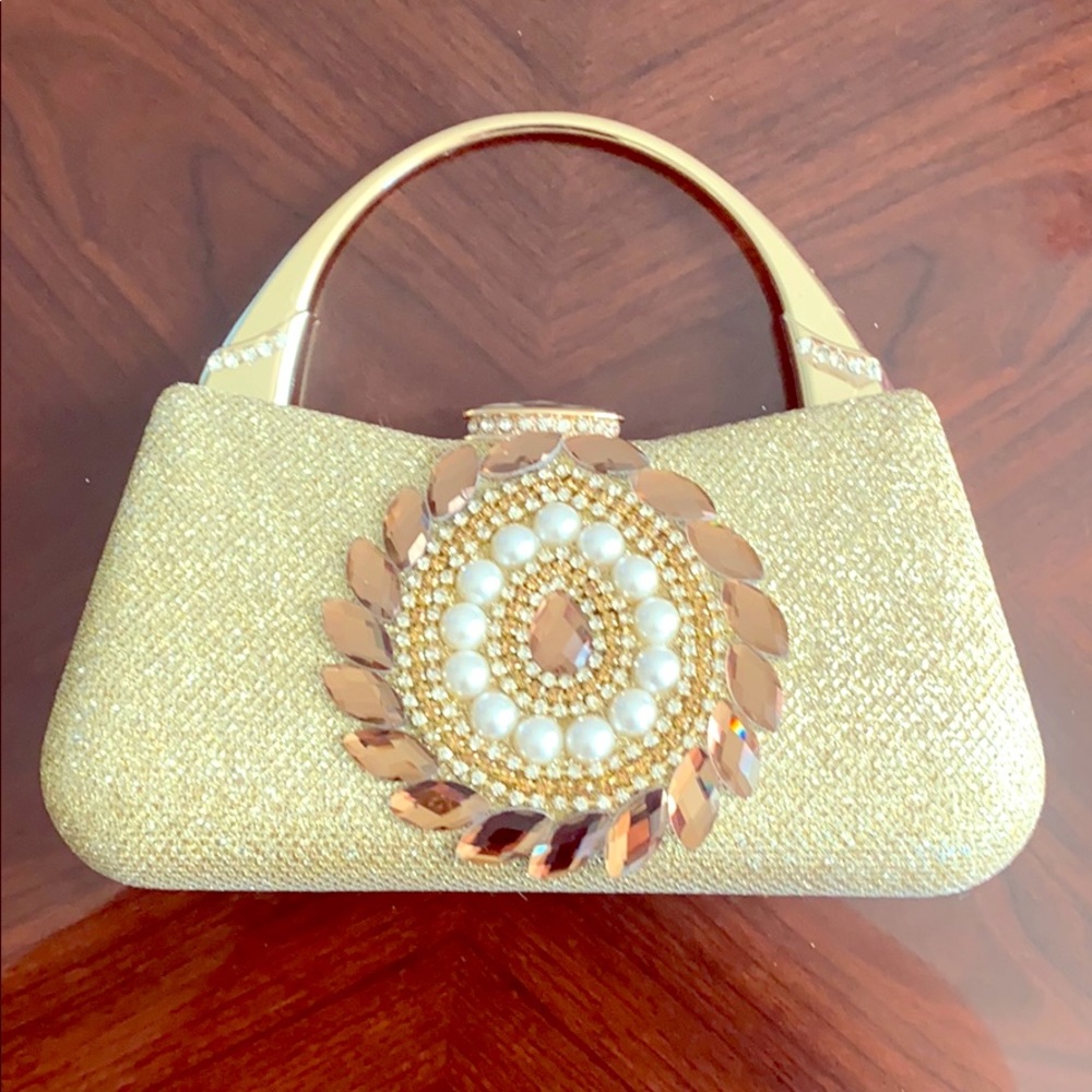 Super cute party wristlet